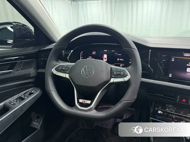 Volkswagen Passat id 4367418 из Китая 14
