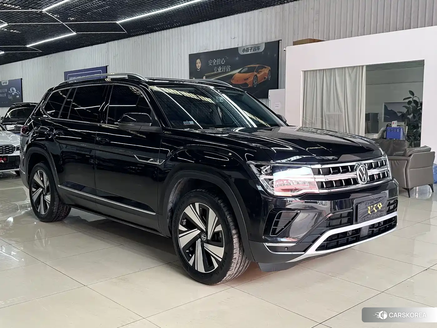 Volkswagen Touareg id 4583773 из Китая 17