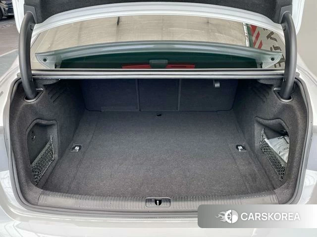 Audi A4L id 4259485 из Китая 16