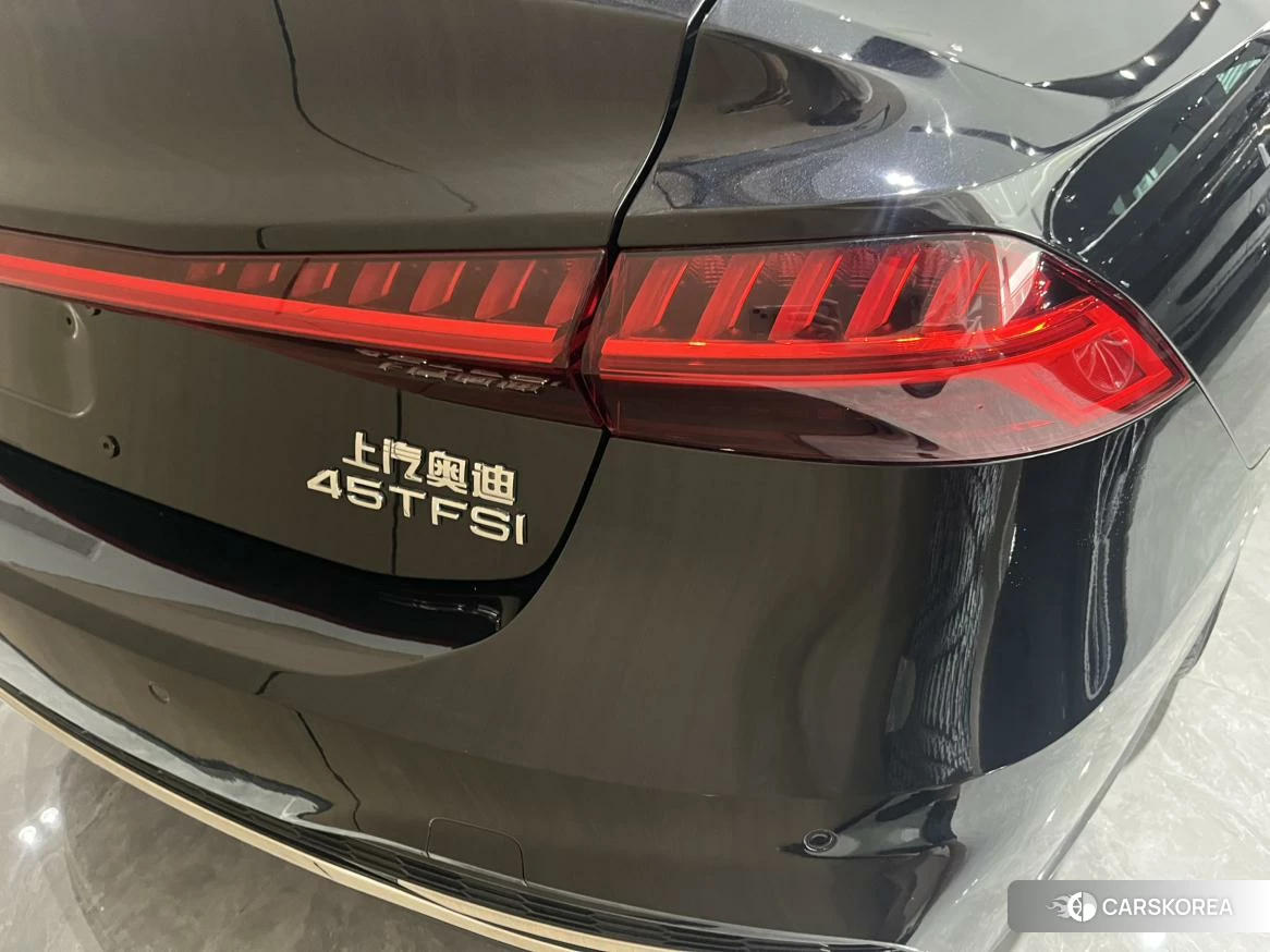 Audi A7L 2023 Черный из Китая, фото 4