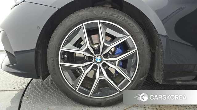 BMW 5 Series (G60) id 3909760 из Кореи 14