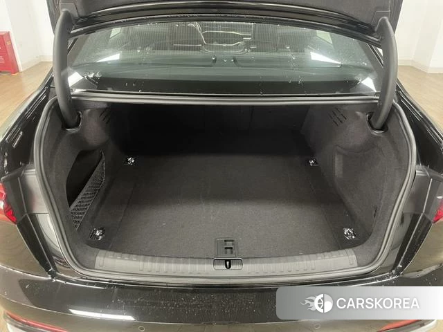 Audi A6L 2025 Черный из Китая, фото 6
