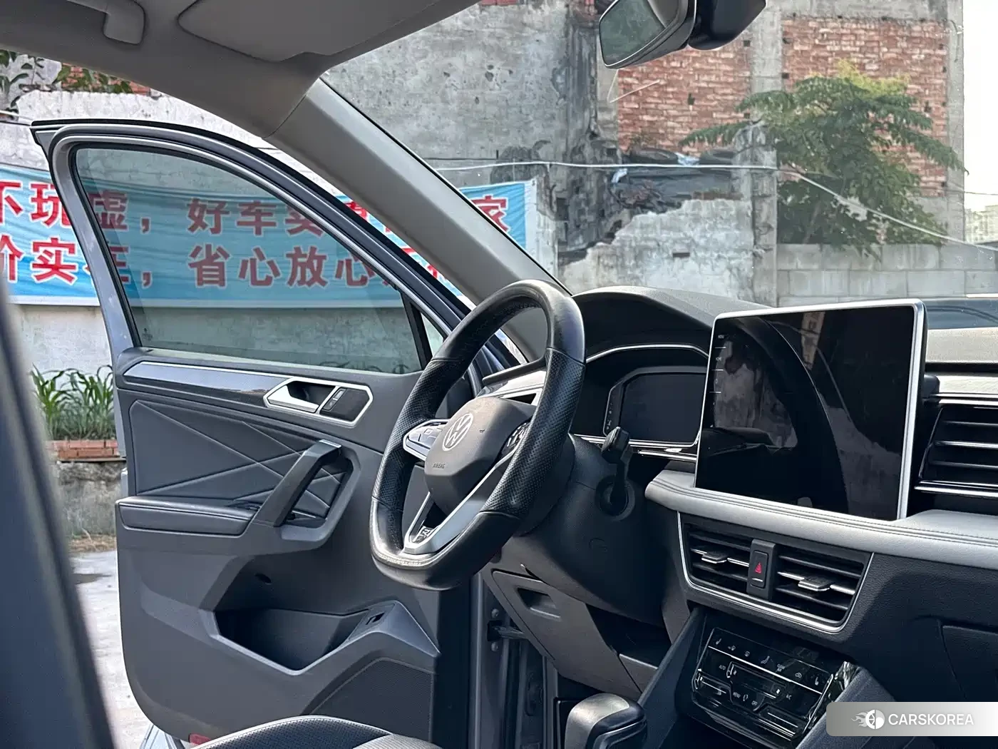 Volkswagen Tiguan L id 4644699 из Китая 16