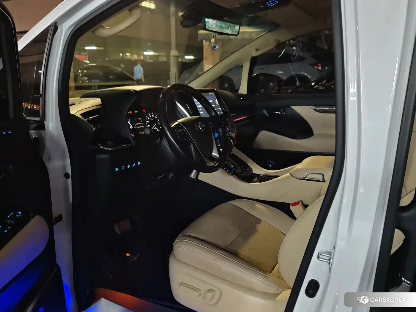 Toyota Vellfire 2022 Белый из Китая, фото 4
