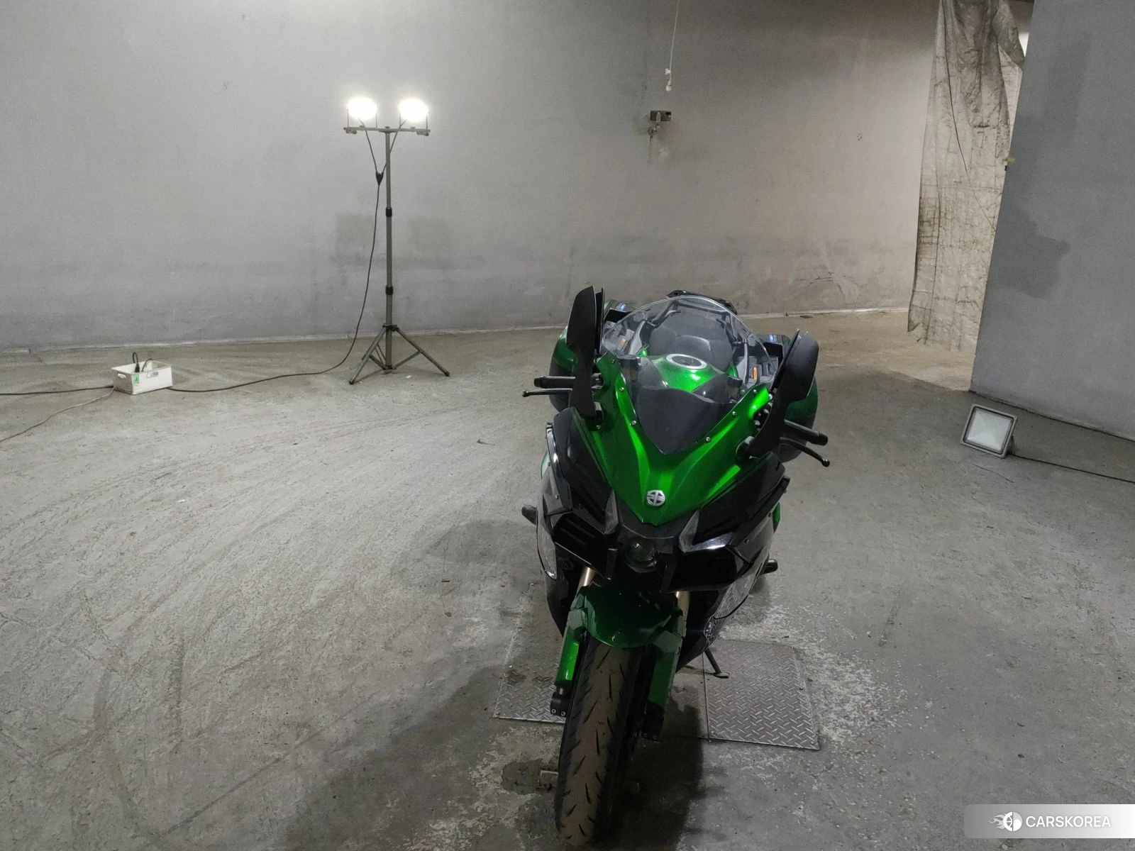Проданный Kawasaki NINJA H2 SX 2018 из Японии, фото 3