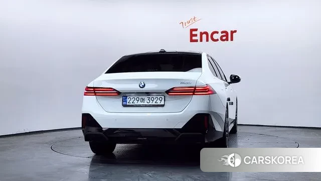 BMW 5 Series (G60) id 3689824 из Кореи 14