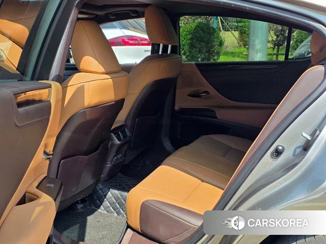 Lexus ES 2021 Шампань из Китая, фото 6