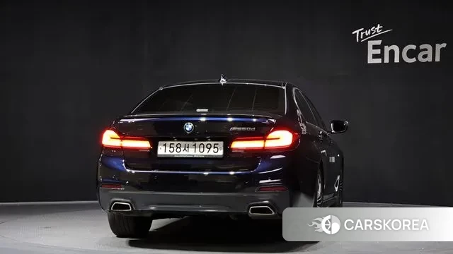 BMW 5 Series (G30) id 3455238 из Кореи 14