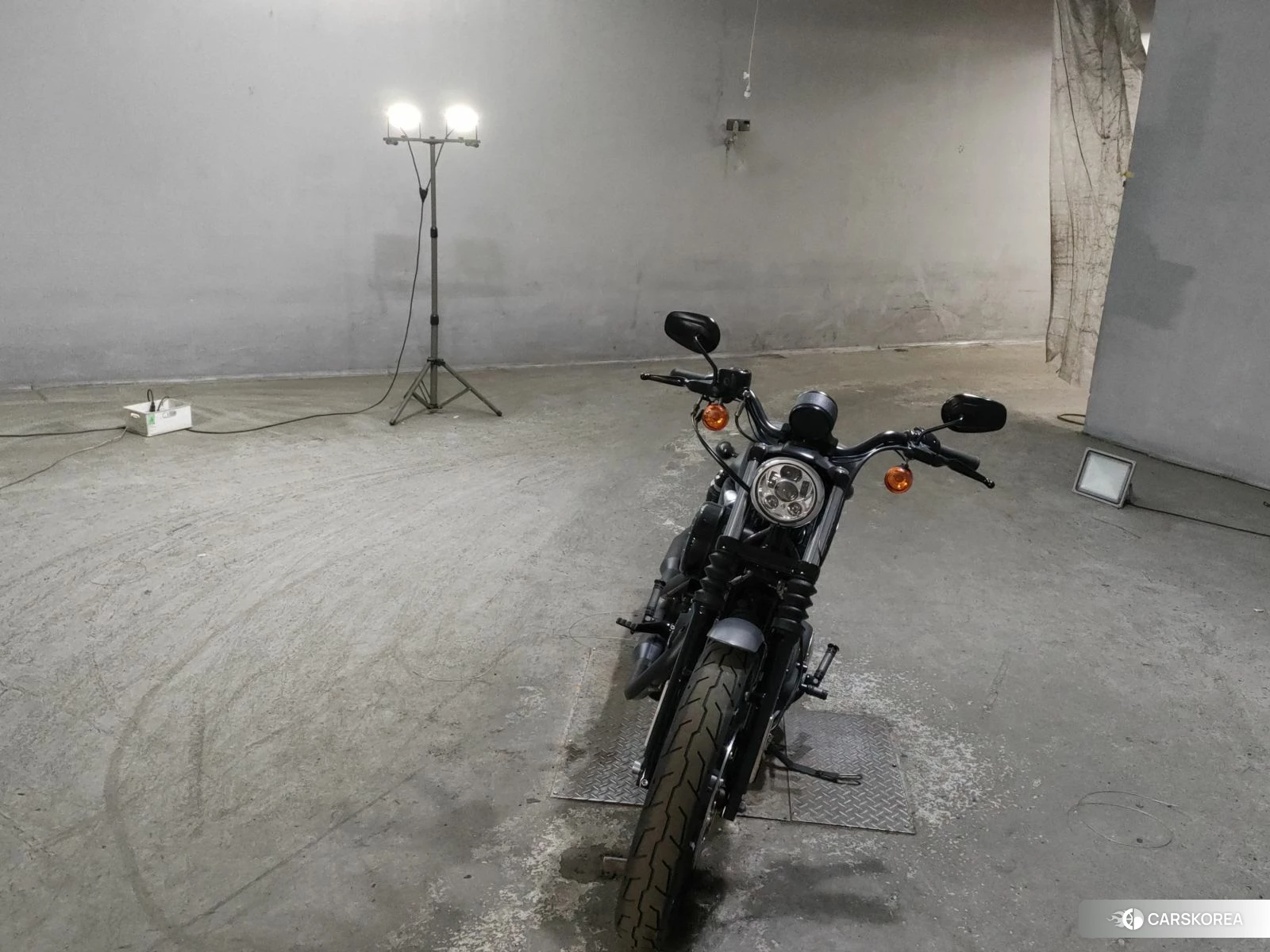 Harley-Davidson Sportster XL883N 2017 из Японии, фото 4