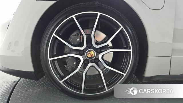 Porsche Taycan id 4223034 из Кореи 28