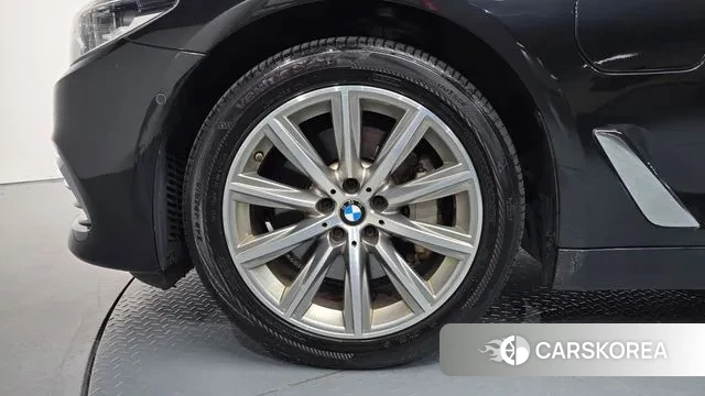 BMW 5 Series (G30) id 3018213 из Кореи 14