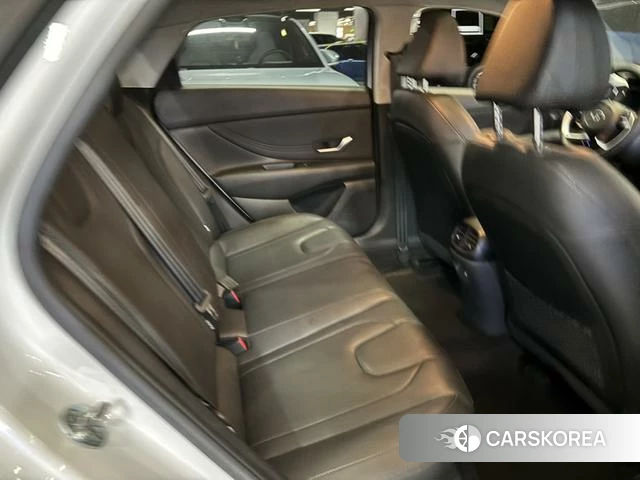 Hyundai Elantra 2022 Белый из Китая, фото 6