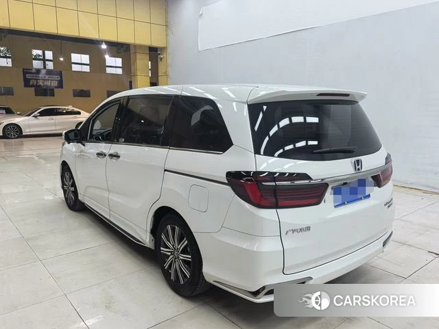 Honda Odyssey 2023 Белый из Китая, фото 4