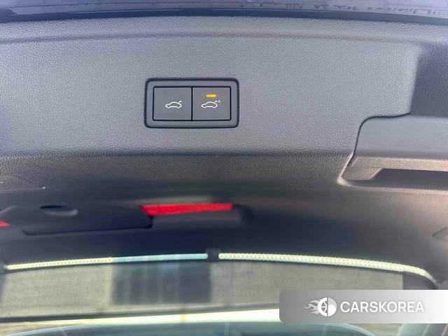 Volkswagen Touareg id 4213918 из Китая 21