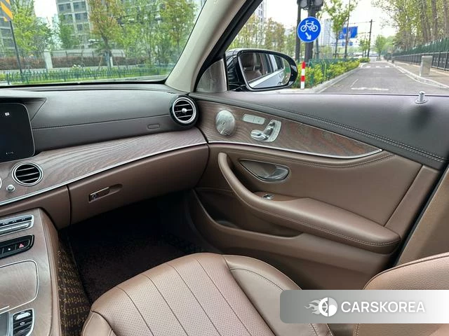 Mercedes-Benz E-class id 4272221 из Китая 17