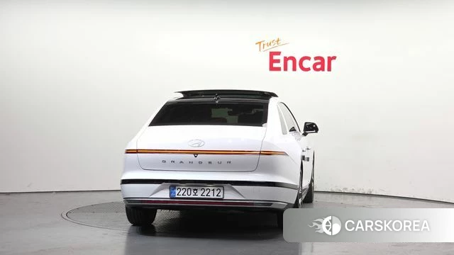 Hyundai Grandeur (GN7) id 3897267 из Кореи 14