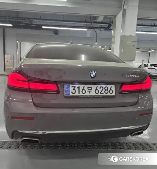BMW 5 Series (G30) 2020 Серебристо-серый из Кореи, фото 4