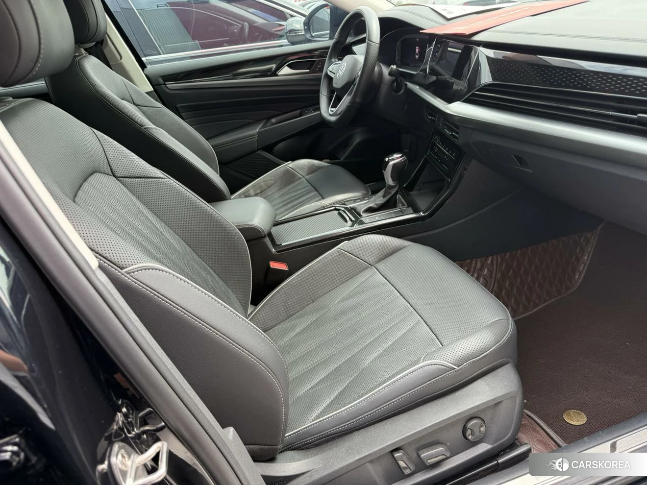 Volkswagen Passat id 4452403 из Китая 9