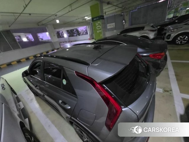 Kia Di Ol Nu Niro 2023 Серебристо-серый из Кореи, фото 5