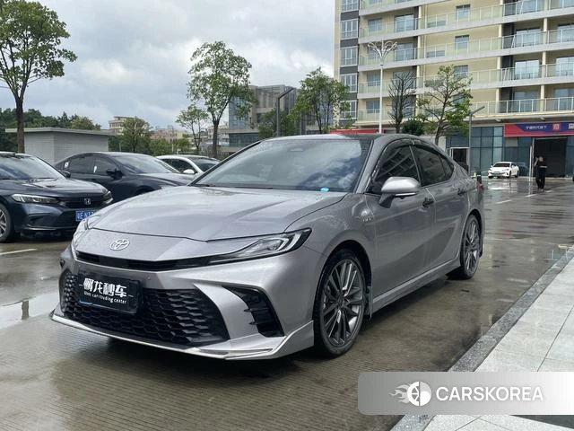 Toyota Camry 2024 Серебристо-серый из Китая, фото 4