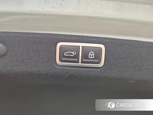 Hyundai Grandeur Hybrid (GN7) 2023 Серебристо-серый из Кореи, фото 6