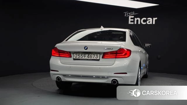 BMW 5 Series (G30) id 4403475 из Кореи 28