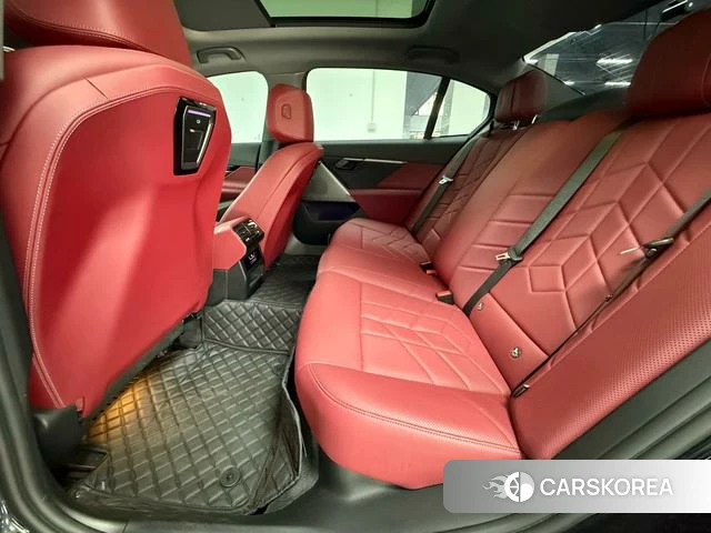 BMW i5 2025 Черный из Китая, фото 4