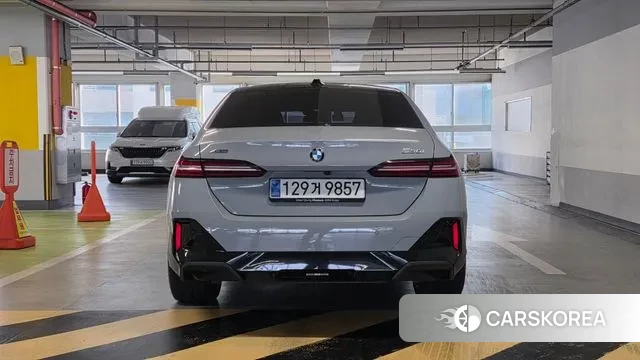 BMW 5 Series (G60) 2025 Серый из Кореи, фото 5