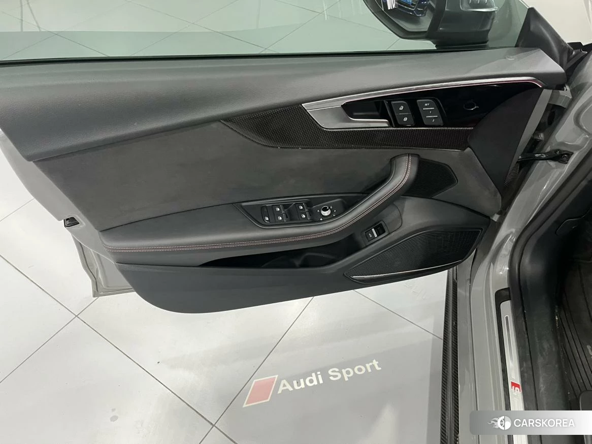 Audi S5 id 4479609 из Китая 9