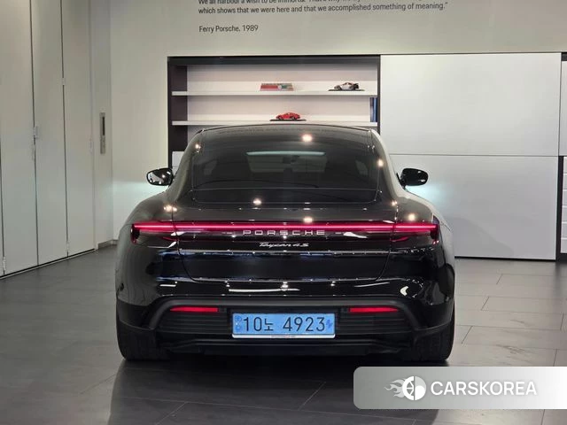 Porsche Taycan 2024 Черный из Кореи, фото 6