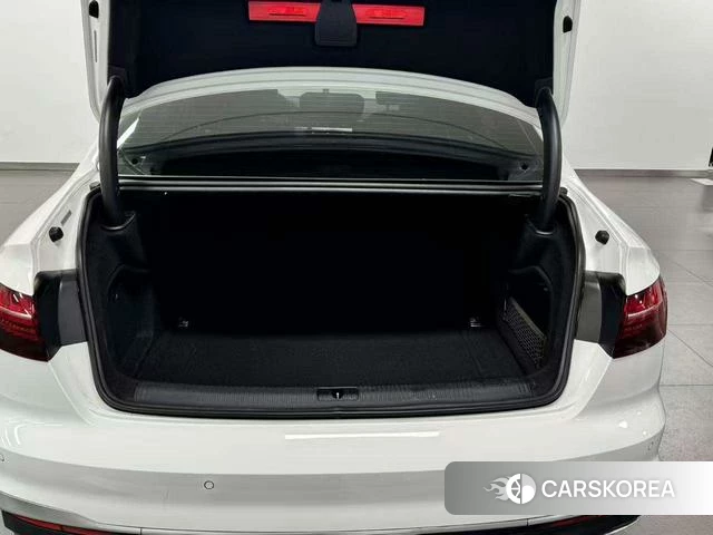 Audi A4L 2021 Белый из Китая, фото 4