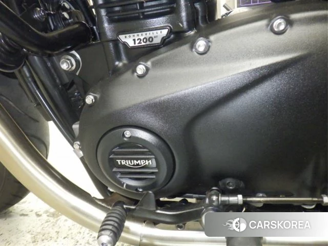 Engine photo