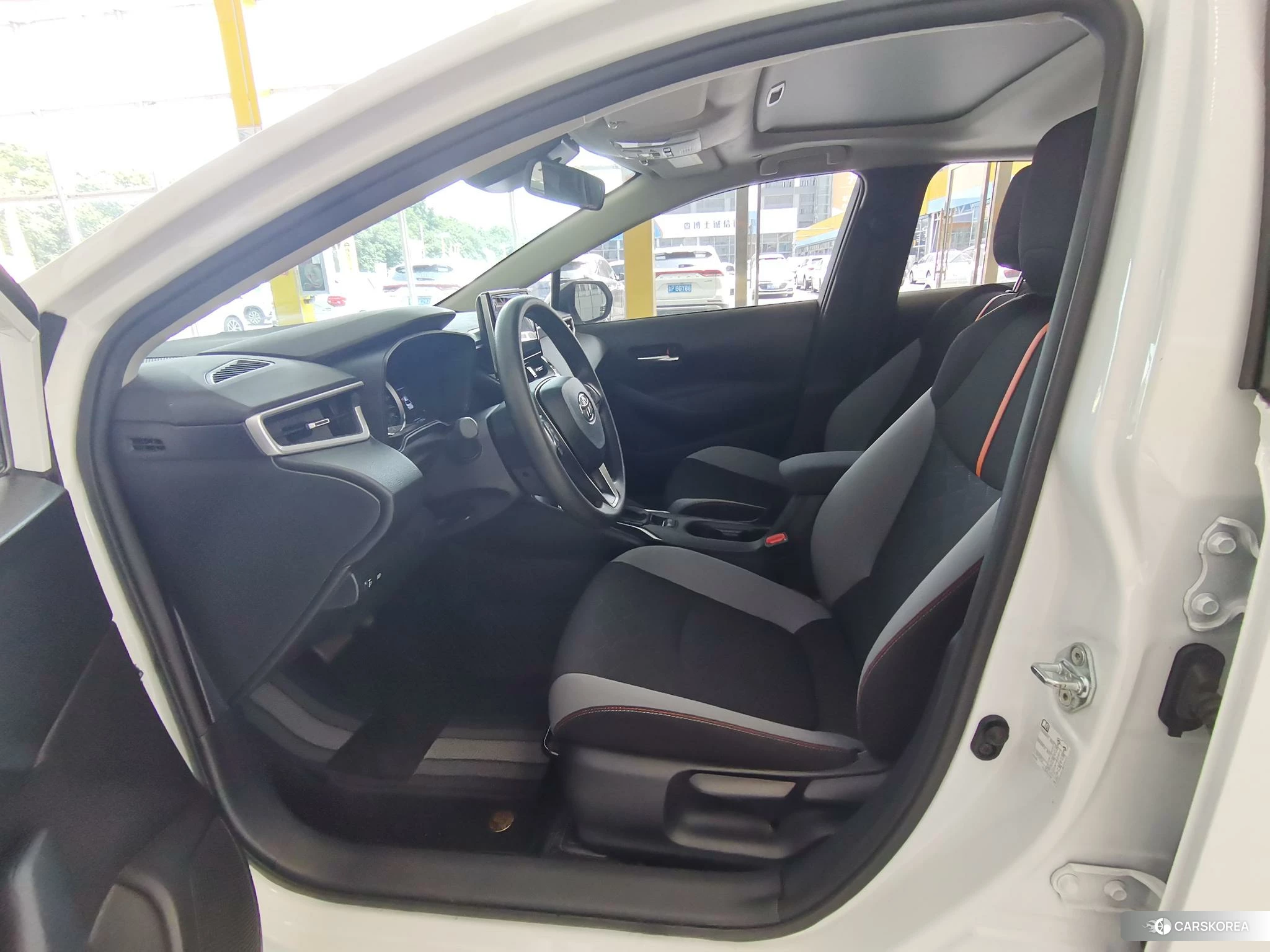 Toyota Corolla 2023 Белый из Китая, фото 6