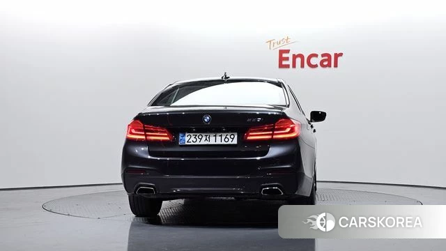 BMW 5 Series (G30) id 3925127 из Кореи 14