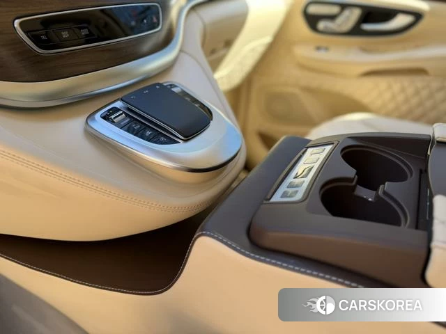 Mercedes-Benz V-class id 4297275 из Китая 11