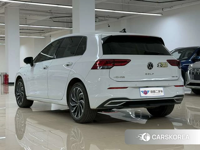 Volkswagen Golf 2023 Белый из Китая, фото 4