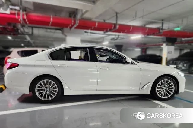 BMW 5 Series (G30) 2020 Белый из Кореи, фото 5