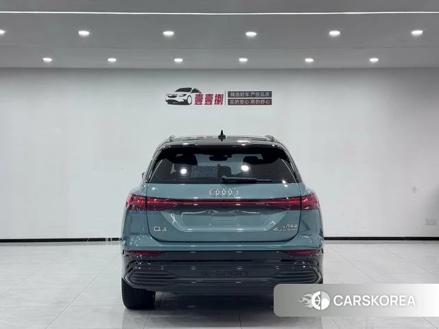 Audi Q5 e-tron 2023 Синий из Китая, фото 4