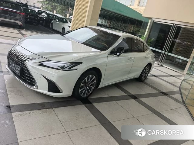 Lexus ES 2025 Белый из Китая, фото 6