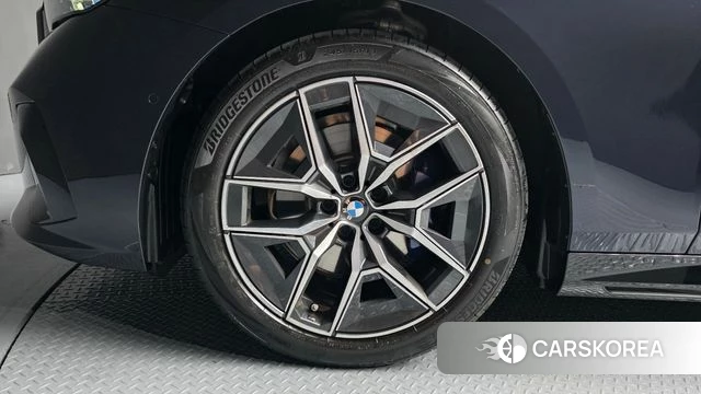 BMW 5 Series (G60) id 4719474 из Кореи 27