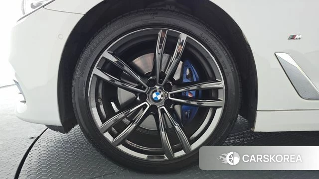 BMW 5 Series (G30) id 4019687 из Кореи 14