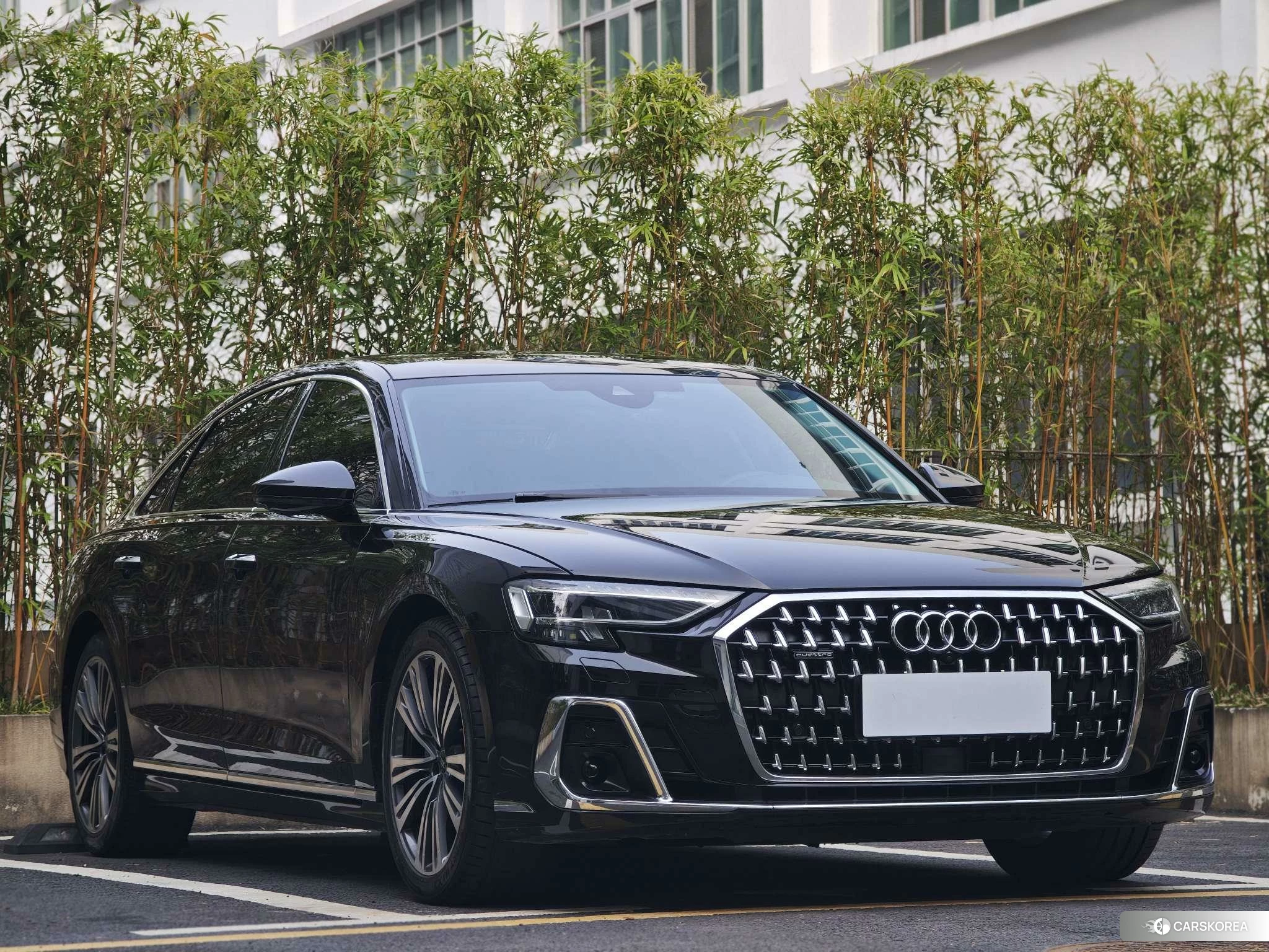 Audi A8 id 4405804 из Китая 9