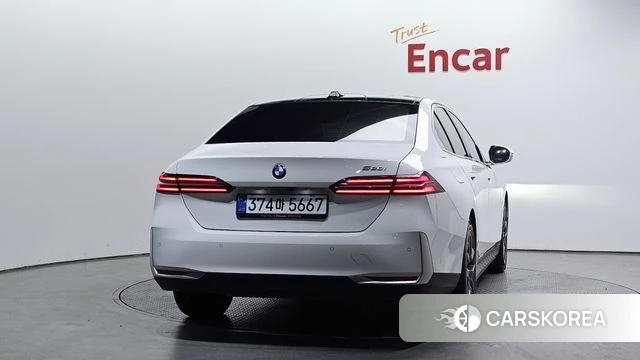 BMW 5 Series (G60) id 3897028 из Кореи 14