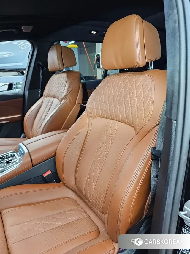 BMW X7 (G07) 2024 Черный из Кореи, фото 4