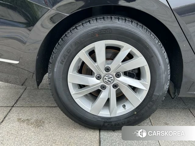 Volkswagen Passat id 4261124 из Китая 12