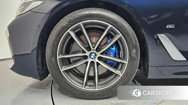 BMW 5 Series (G30) id 4604073 из Кореи 25