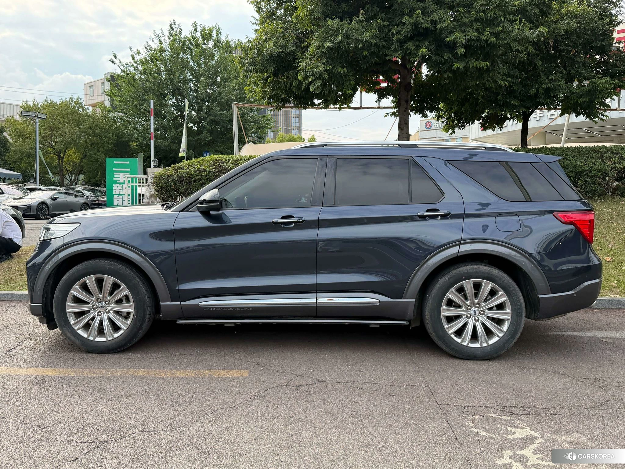 Ford Explorer id 4441302 из Китая 7