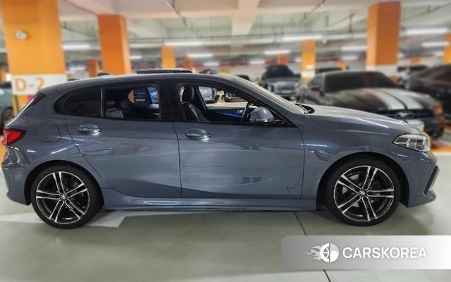 BMW 1 Series (F40) 2021 Небесно-голубой из Кореи, фото 4