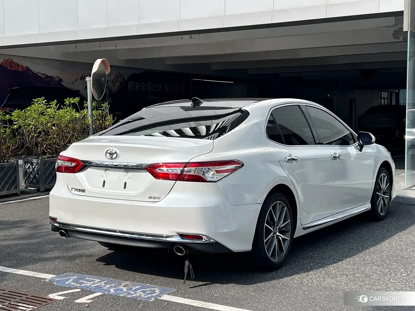Toyota Camry 2023 Белый из Китая, фото 4
