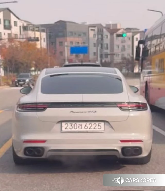 Porsche Panamera (971) 2020 Светло-серебряный цвет из Кореи, фото 4